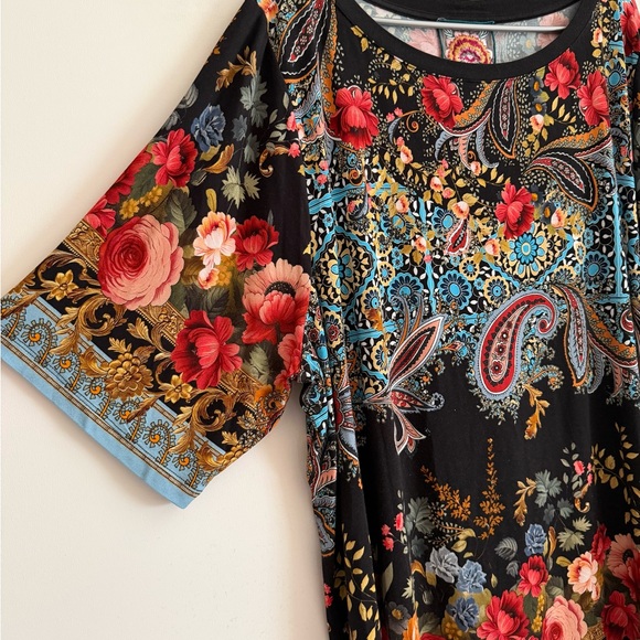 JOHNNY WAS The Janie Favorite Boat Neck Tee • 3X • black, multicolor print - Picture 4 of 8